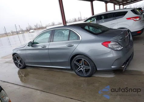 2016 Mercedes-Benz C 300 Luxury/Sport z USA, uszkodzony, nr VIN 55SWF4JB2GU097101